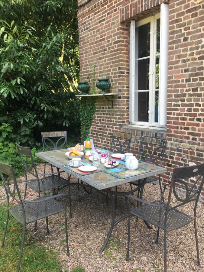 Au Charme Des Pommiers Bed & Breakfast Thiberville Dış mekan fotoğraf