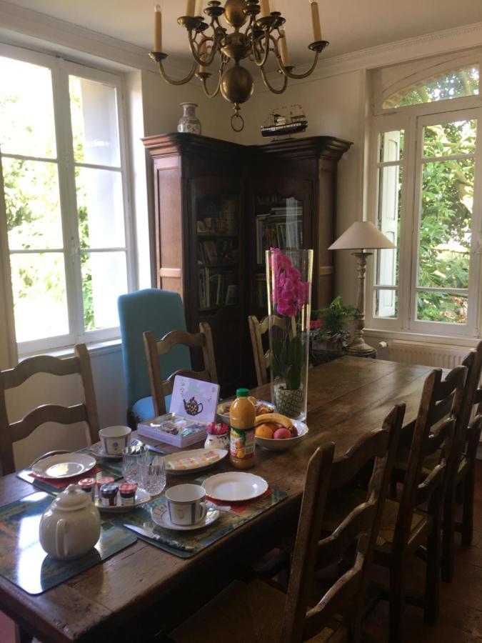Au Charme Des Pommiers Bed & Breakfast Thiberville Dış mekan fotoğraf