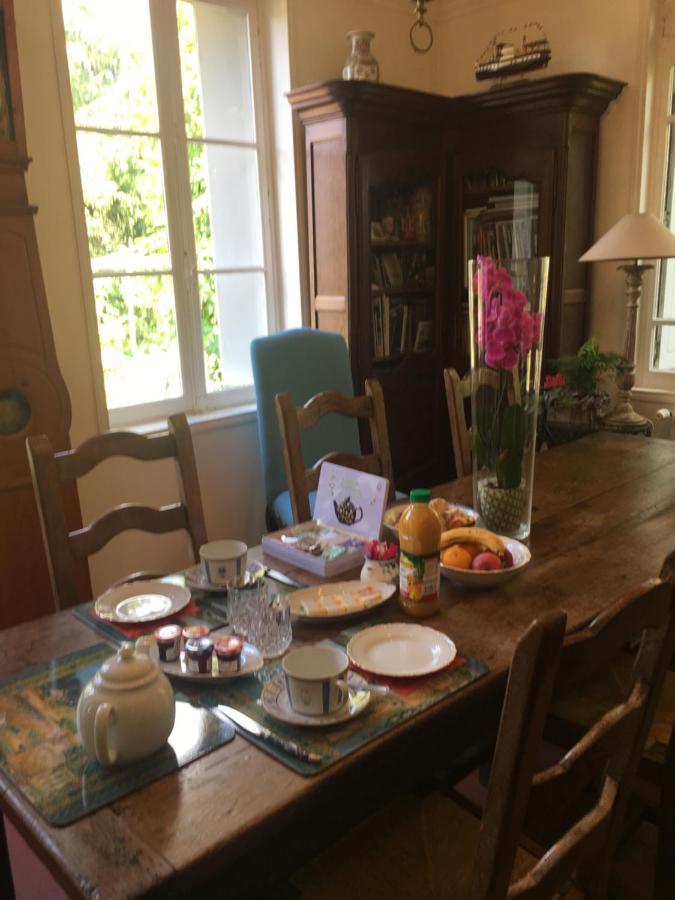 Au Charme Des Pommiers Bed & Breakfast Thiberville Dış mekan fotoğraf