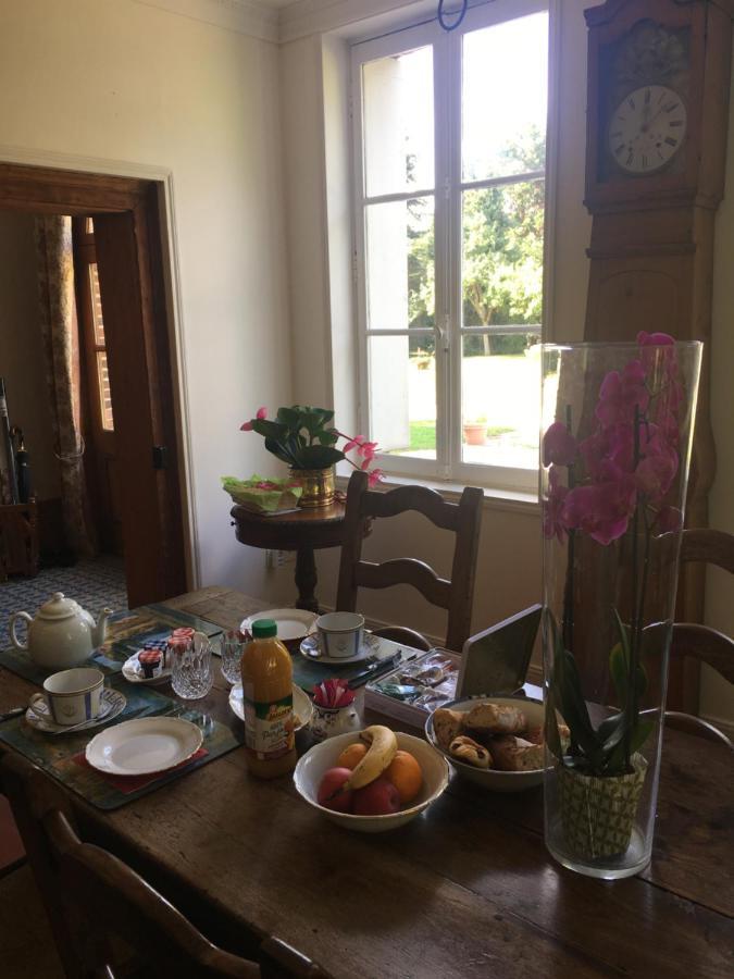 Au Charme Des Pommiers Bed & Breakfast Thiberville Dış mekan fotoğraf