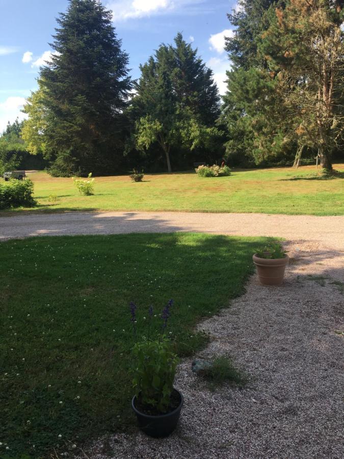 Au Charme Des Pommiers Bed & Breakfast Thiberville Dış mekan fotoğraf